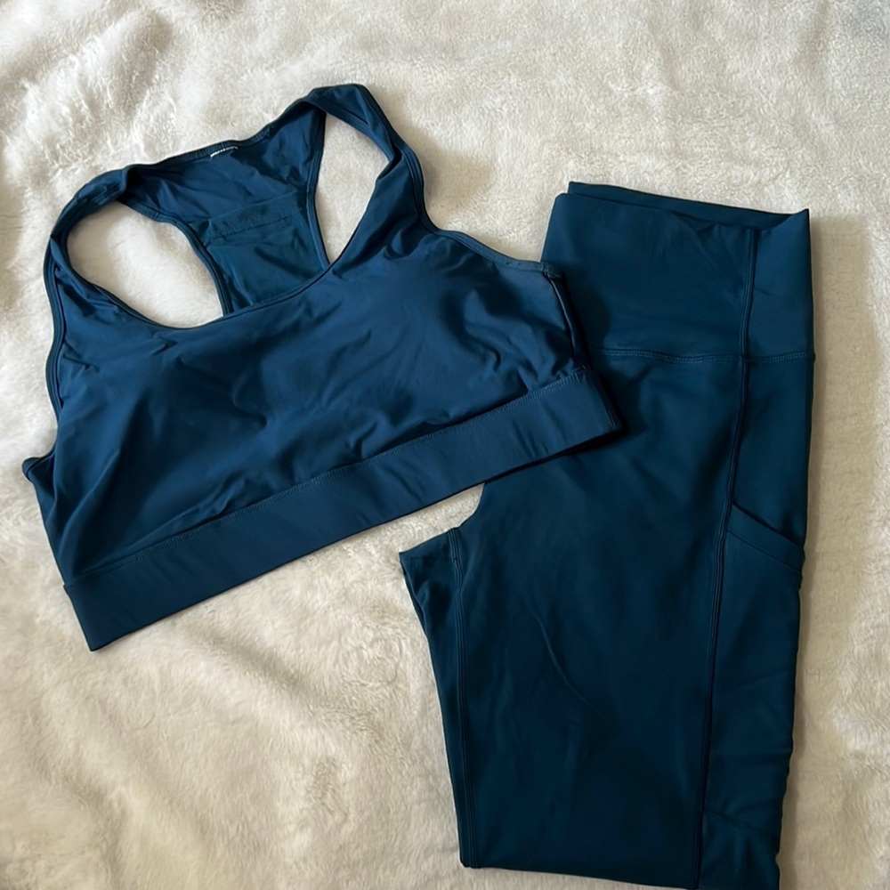 Leggings and sports bra set